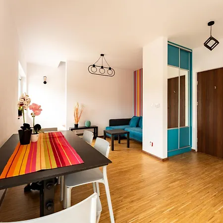 Apartmán Bernadowo Comfy By Bookinghost