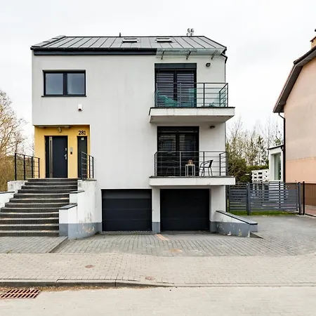 Bernadowo Comfy By Bookinghost Apartmán *