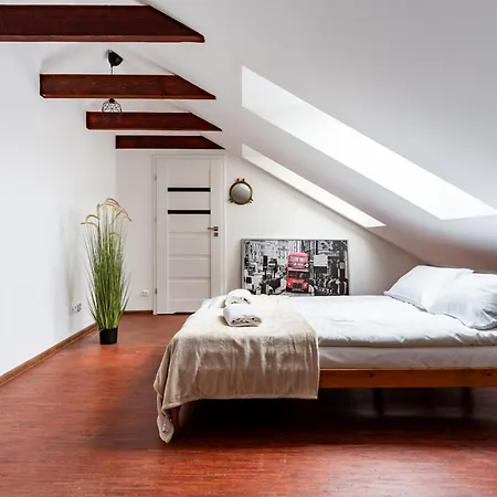 Apartmán Bernadowo Comfy By Bookinghost